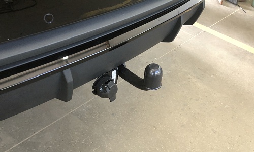 Установили фаркоп Steinhof для Audi Q3 2024 г. в.
